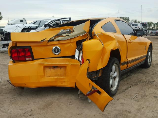 1ZVHT80N185102150 - 2008 FORD MUSTANG YELLOW photo 4