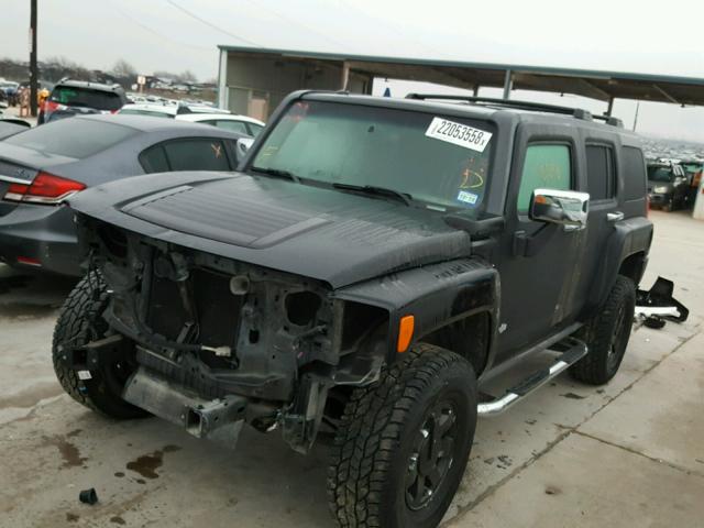 5GTDN13E278171045 - 2007 HUMMER H3 BLACK photo 2