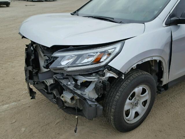 5J6RM4H39FL120690 - 2015 HONDA CR-V LX SILVER photo 9