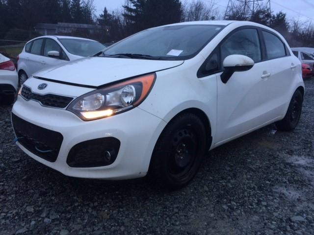 KNADN5A30C6714508 - 2012 KIA RIO EX WHITE photo 2