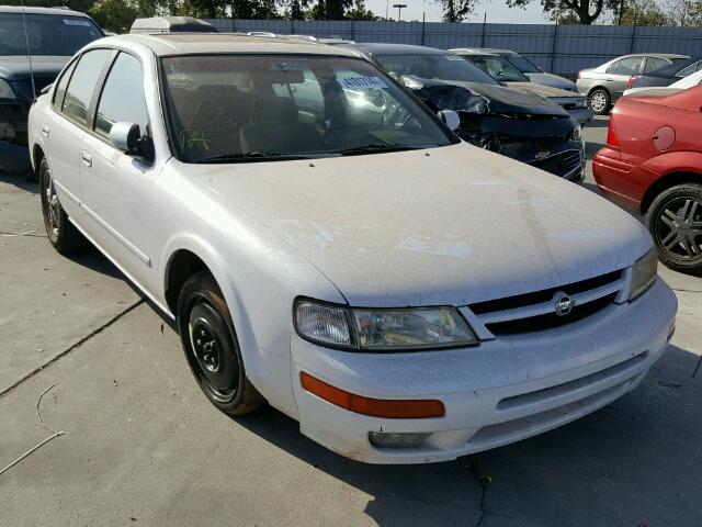 JN1CA21D2WM932566 - 1998 NISSAN MAXIMA GLE WHITE photo 1