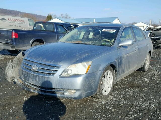 4T1BK36B35U034698 - 2005 TOYOTA AVALON XL GRAY photo 2