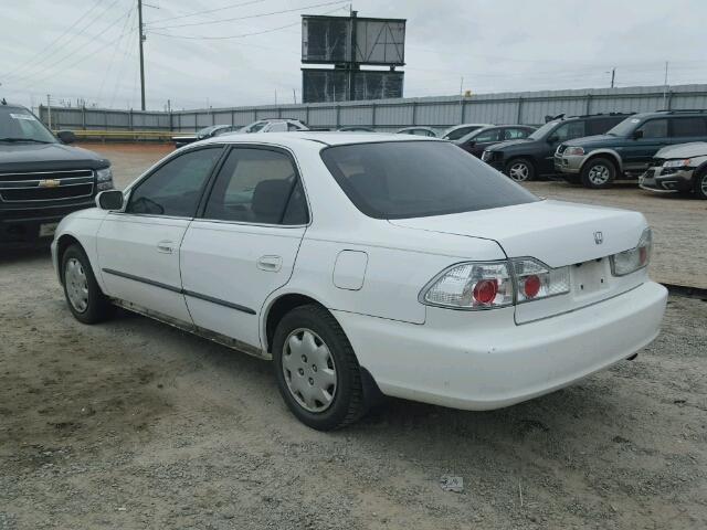 1HGCG5640WA118201 - 1998 HONDA ACCORD LX WHITE photo 3