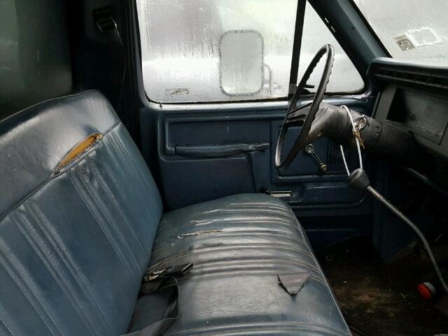 2FDJF37H4GCB82915 - 1986 FORD F350 BLUE photo 5