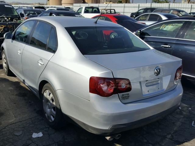 3VWJZ7AJ2AM016951 - 2010 VOLKSWAGEN JETTA S SILVER photo 3