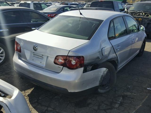 3VWJZ7AJ2AM016951 - 2010 VOLKSWAGEN JETTA S SILVER photo 4