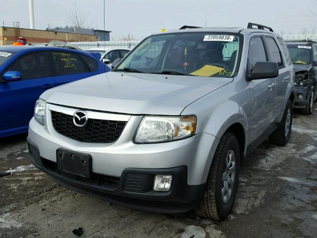 4F2CY9C70AKM05736 - 2010 MAZDA TRIBUTE I SILVER photo 2