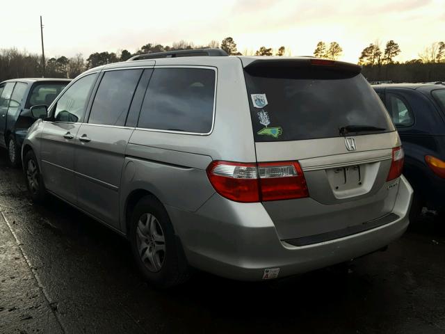 5FNRL38795B025635 - 2005 HONDA ODYSSEY EX GOLD photo 3