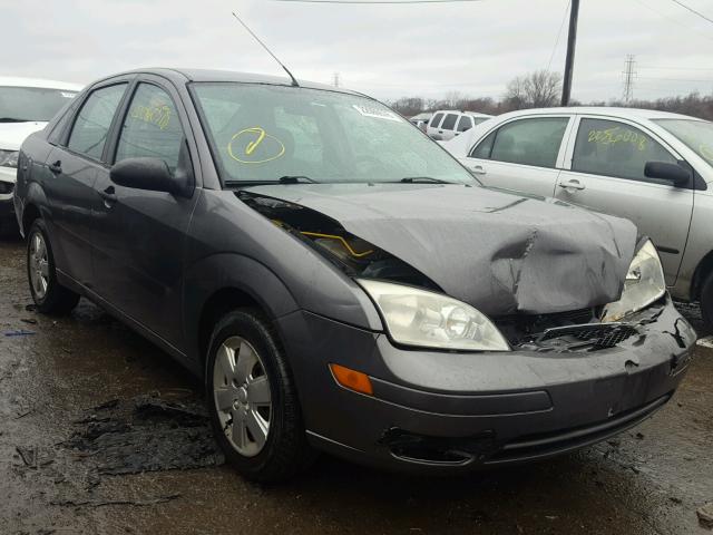 1FAHP34N47W154455 - 2007 FORD FOCUS ZX4 SILVER photo 1