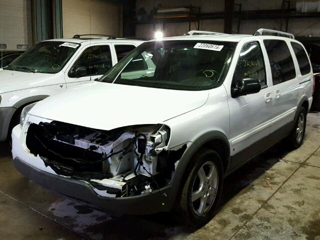 1GMDV33L26D121734 - 2006 PONTIAC MONTANA SV WHITE photo 2