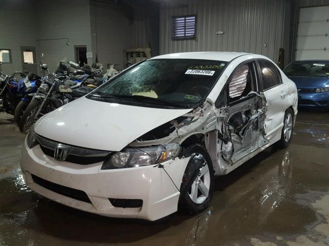 19XFA1F68BE044816 - 2011 HONDA CIVIC LX-S Blanco foto 2