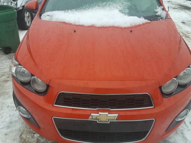 1G1JE6SB5D4108211 - 2013 CHEVROLET SONIC LTZ RED photo 7