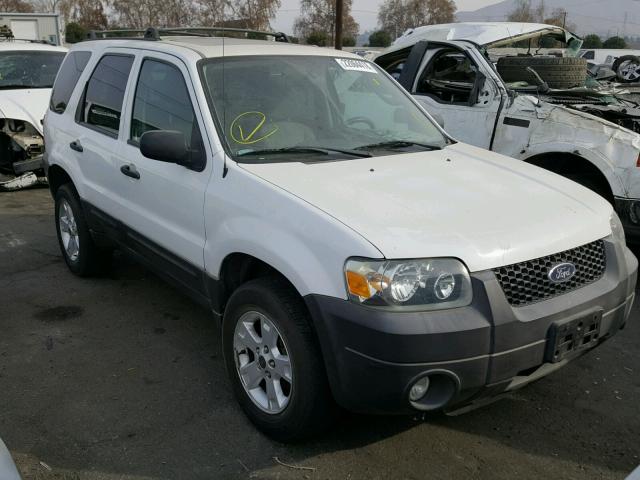 1FMCU03167KC07945 - 2007 FORD ESCAPE XLT WHITE photo 1