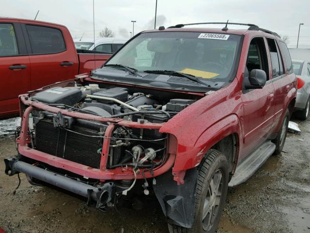 1GNDT13S852173893 - 2005 CHEVROLET TRAILBLAZE RED photo 2