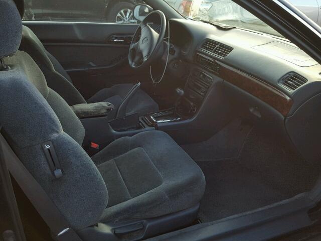 19UYA2241WL011920 - 1998 ACURA 3.0CL Czarny zdjęcie 5