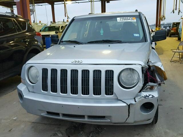 1J8FT28WX8D676104 - 2008 JEEP PATRIOT SP SILVER photo 9