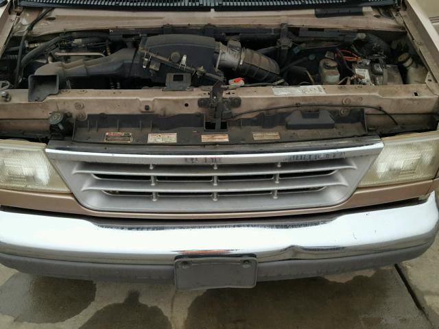 1FMEE11H2THB20322 - 1996 FORD ECONOLINE BROWN photo 7