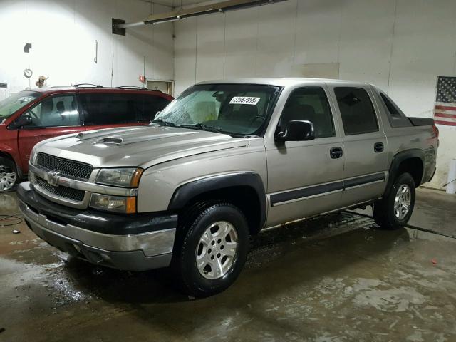 3GNEK13T03G276696 - 2003 CHEVROLET AVALANCHE SILVER photo 2