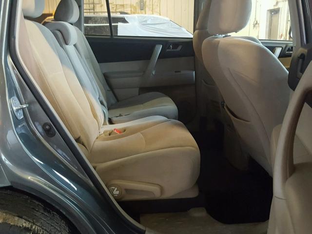 5TDBK3EH8BS059025 - 2011 TOYOTA HIGHLANDER GRAY photo 6