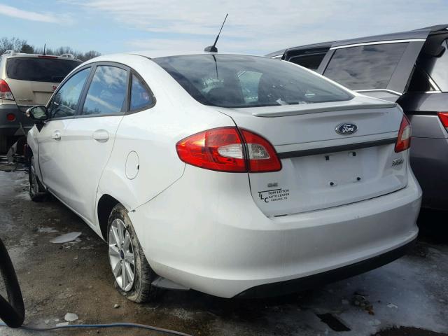 3FADP4BJ1DM167888 - 2013 FORD FIESTA SE WHITE photo 3