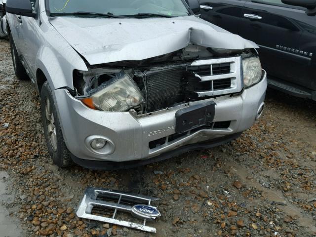 1FMCU0DG6CKA17057 - 2012 FORD ESCAPE XLT SILVER photo 9