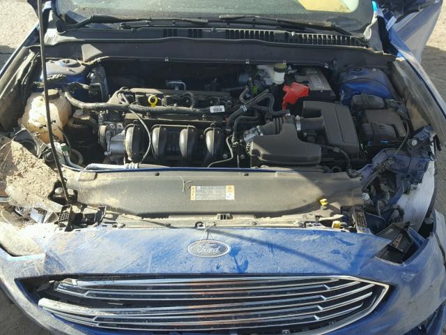 3FA6P0H76HR299244 - 2017 FORD FUSION SE BLUE photo 7