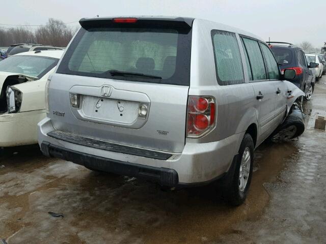 5FNYF28146B007912 - 2006 HONDA PILOT LX SILVER photo 4