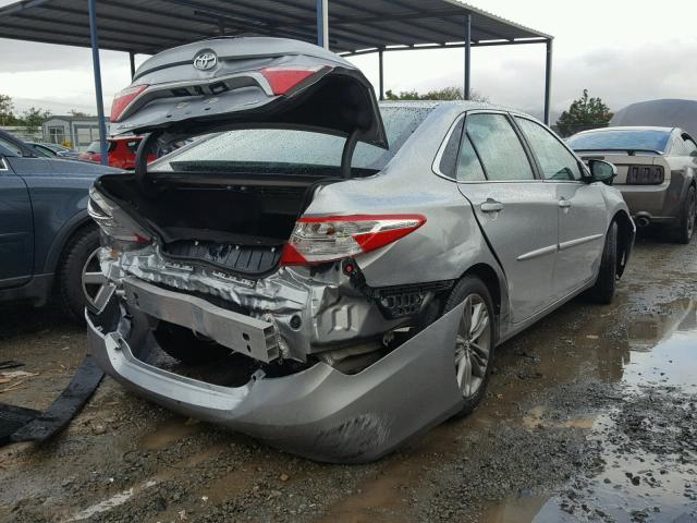 4T1BF1FK7HU345614 - 2017 TOYOTA CAMRY LE ვერცხლისფერი ფოტო 4