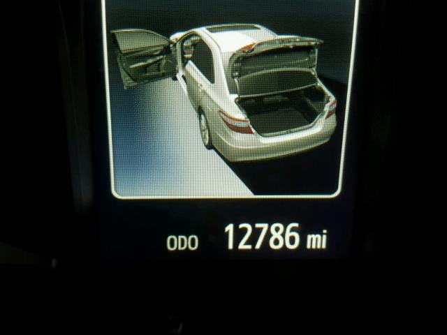 4T1BF1FK7HU345614 - 2017 TOYOTA CAMRY LE ვერცხლისფერი ფოტო 8