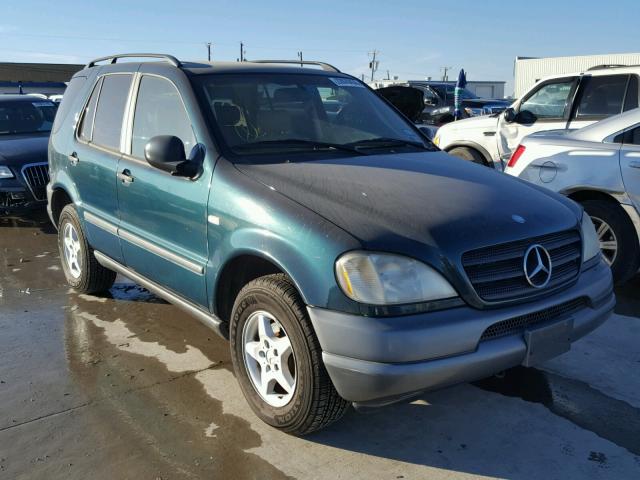 4JGAB54EXXA124309 - 1999 MERCEDES-BENZ ML 320 GREEN photo 1