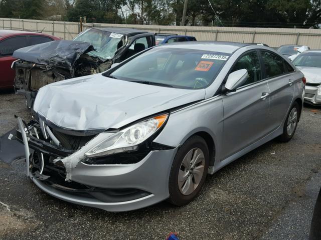 5NPEB4AC3EH816730 - 2014 HYUNDAI SONATA GLS SILVER photo 2