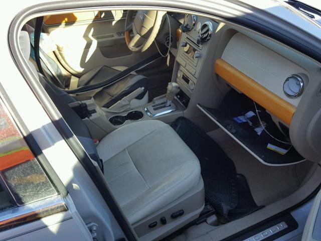 3LNHM28T77R612557 - 2007 LINCOLN MKZ კრემისფერი ფოტო 5