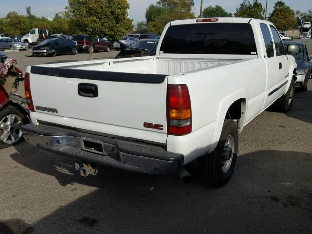 1GTHC291X3E147371 - 2003 GMC SIERRA C25 WHITE photo 4