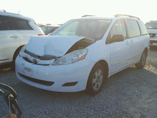 5TDKK4CC2AS311413 - 2010 TOYOTA SIENNA CE WHITE photo 2