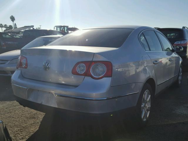 WVWJK73C18P077170 - 2008 VOLKSWAGEN PASSAT TUR SILVER photo 4