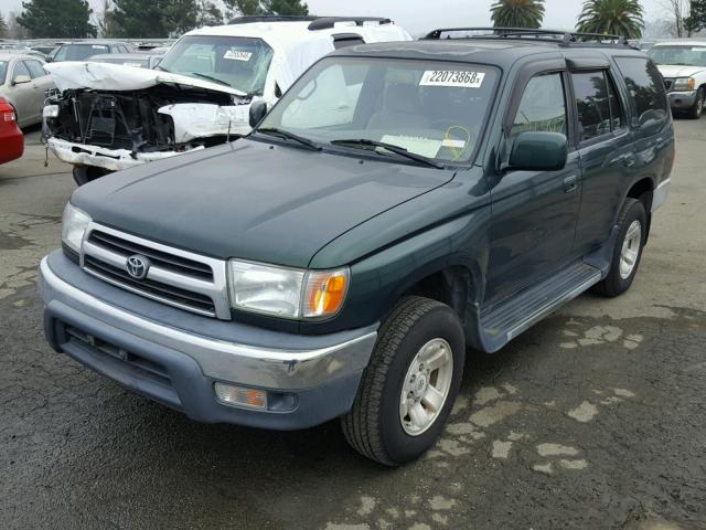 JT3GN86RXX0101680 - 1999 TOYOTA 4RUNNER SR GREEN photo 2