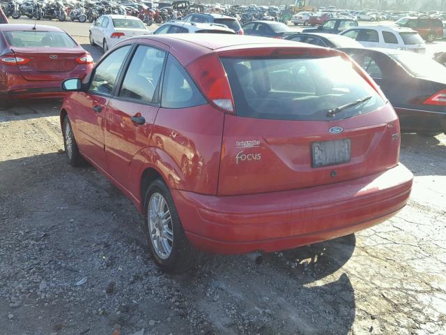 3FAFP37314R110400 - 2004 FORD FOCUS ZX5 RED photo 3