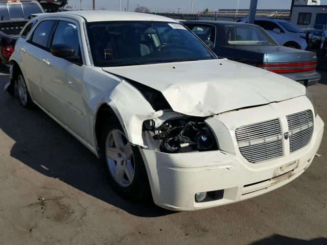 2D4FV48V15H605282 - 2005 DODGE MAGNUM SXT WHITE photo 1