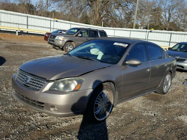 1N4AL11E65C272530 - 2005 NISSAN ALTIMA S GRAY photo 2