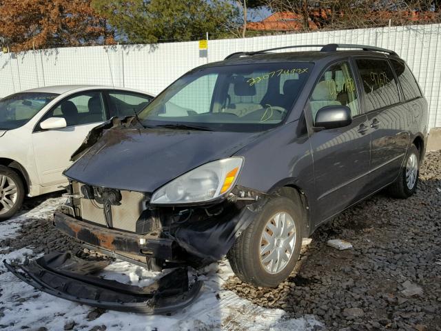 5TDZA23CX5S249772 - 2005 TOYOTA SIENNA CE GRAY photo 2