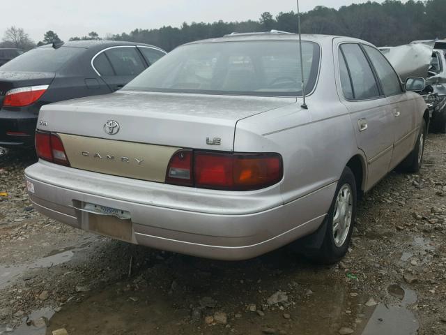 JT2BG12K7T0418092 - 1996 TOYOTA CAMRY DX GOLD photo 4