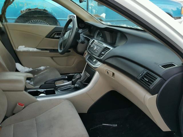 1HGCR2F76FA032765 - 2015 HONDA ACCORD EX WHITE photo 5