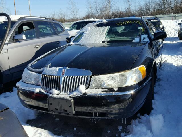 1LNHM84W82Y613763 - 2002 LINCOLN TOWN CAR E BLACK photo 9