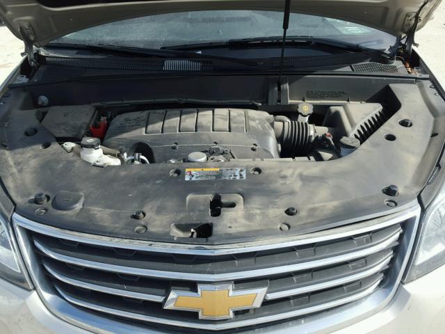 1GNKRGKD4HJ131520 - 2017 CHEVROLET TRAVERSE L GOLD photo 7