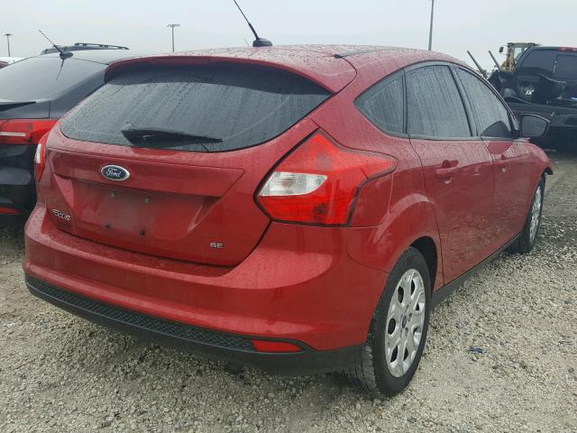 1FAHP3K27CL308676 - 2012 FORD FOCUS SE RED photo 4