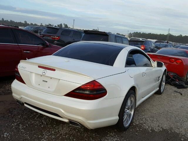 WDBSK71F29F154409 - 2009 MERCEDES-BENZ SL 550 WHITE photo 4