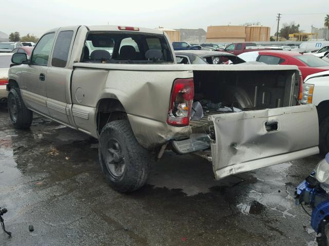 2GCEC19TX21147658 - 2002 CHEVROLET SILVERADO BROWN photo 3