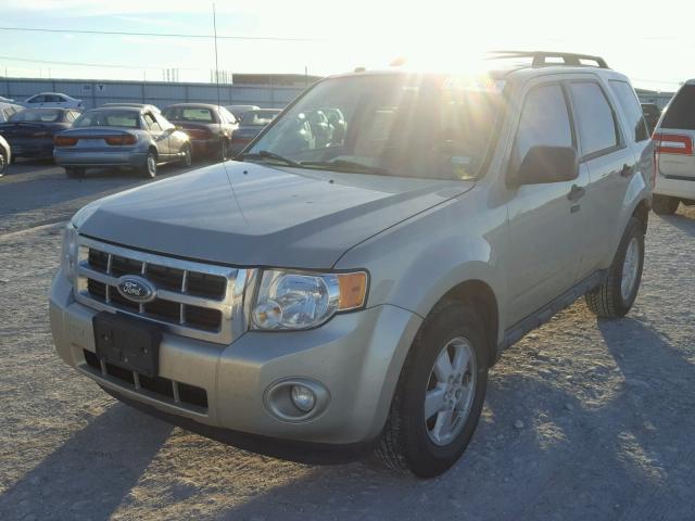 1FMCU0D76AKC95423 - 2010 FORD ESCAPE XLT TAN photo 2