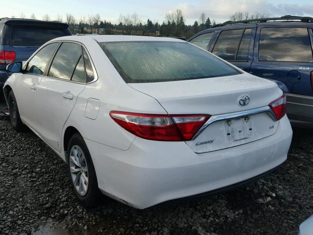 4T4BF1FK2FR454730 - 2015 TOYOTA CAMRY LE WHITE photo 3