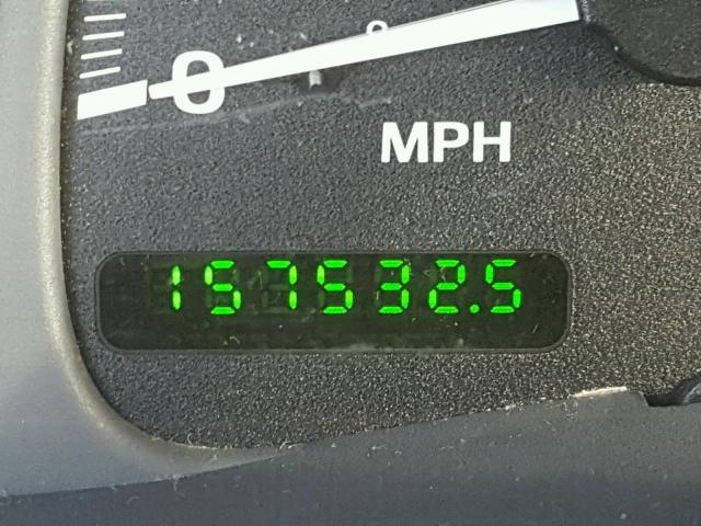 5LMFU28R22LJ01628 - 2002 LINCOLN NAVIGATOR BLACK photo 8